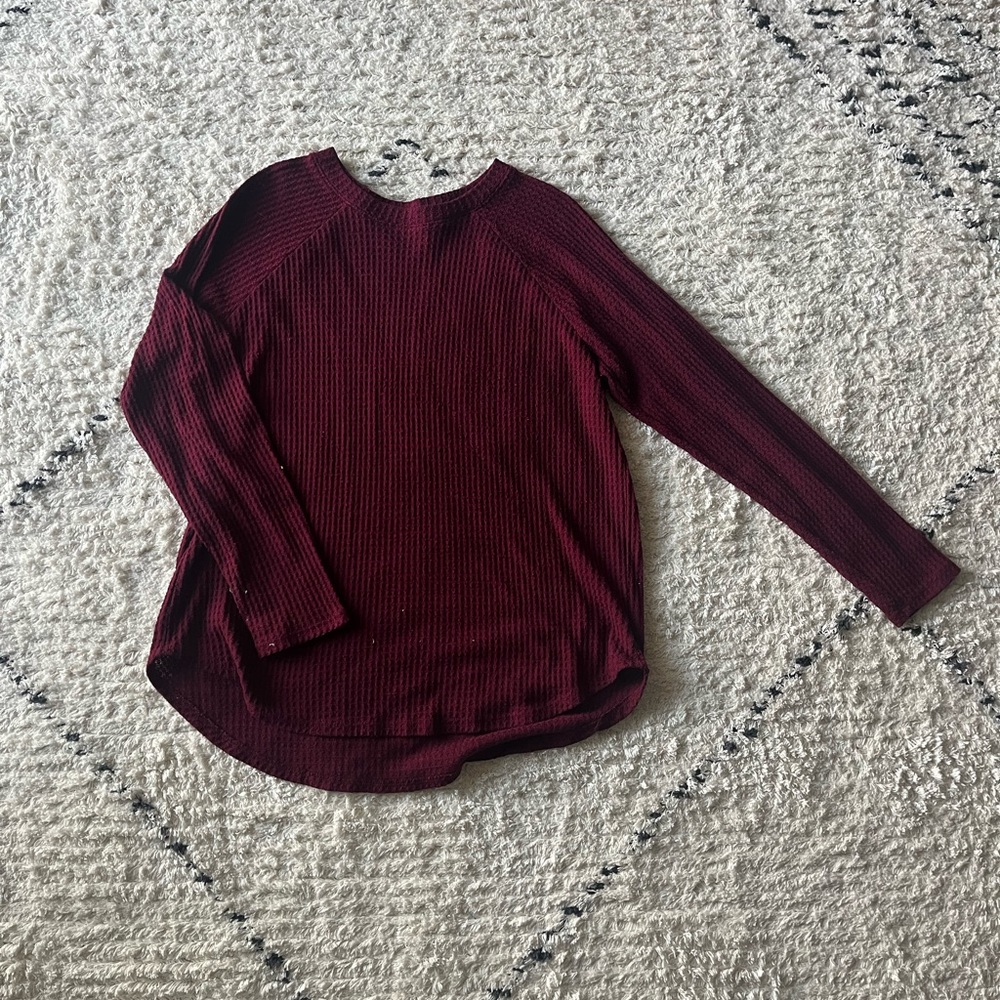 American Eagle Maroon light sweater